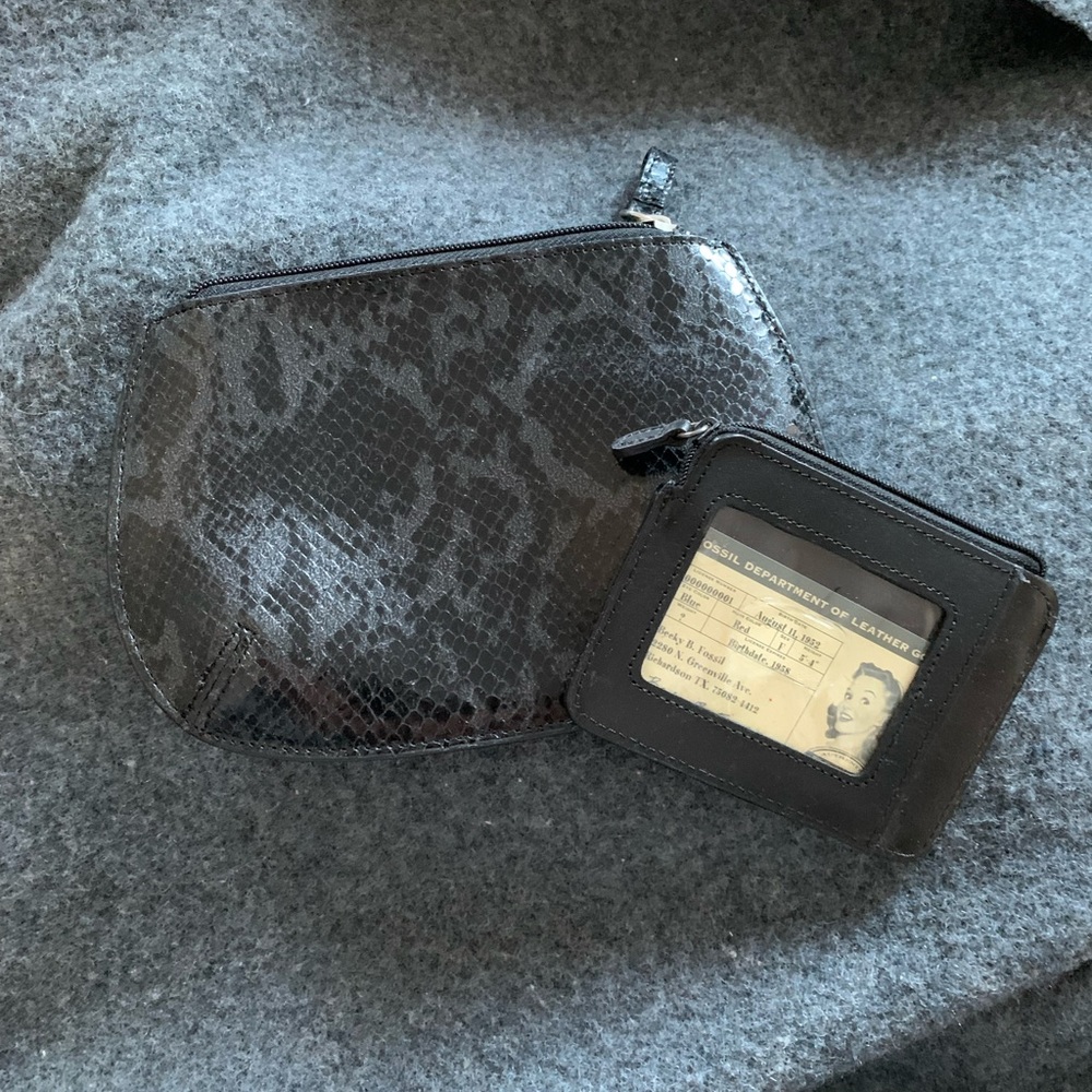 Fossil Brand Real Leather Faux Snakeskin Finish Zipper  Pouch and CardHolder